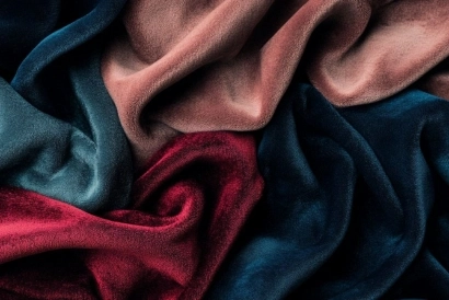 How to Start a Clothing Brand in 2026: From First Capsule to Sustainable Business
